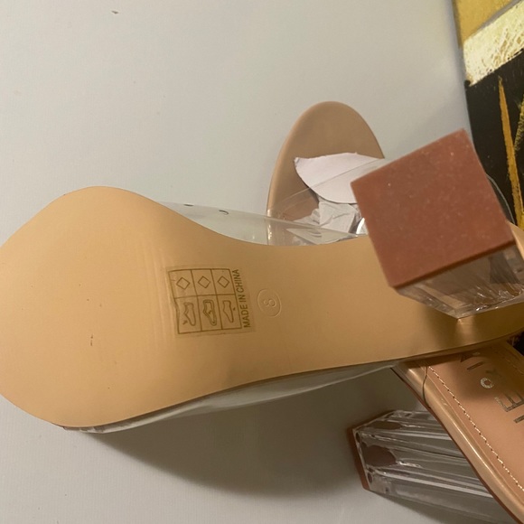 Clear glass slippers - Picture 5 of 5